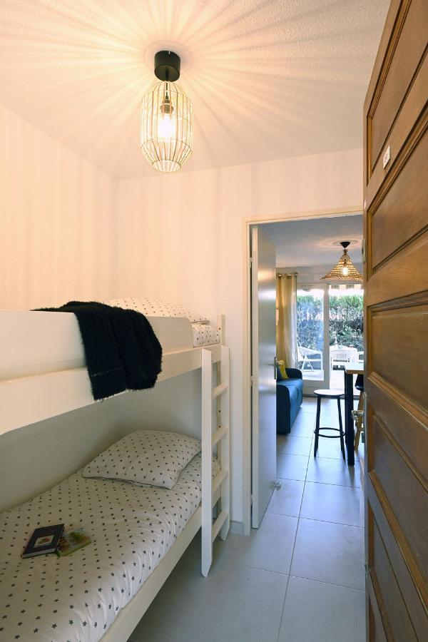 Charmant Studio 2A4 Pers Avec Jardin Et Place De Parking Situe A 5 Min A Pied De La Mer Бандоль Екстер'єр фото
