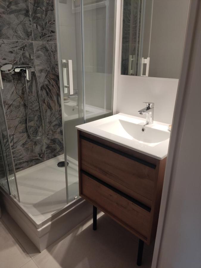 Charmant Studio 2A4 Pers Avec Jardin Et Place De Parking Situe A 5 Min A Pied De La Mer Бандоль Екстер'єр фото